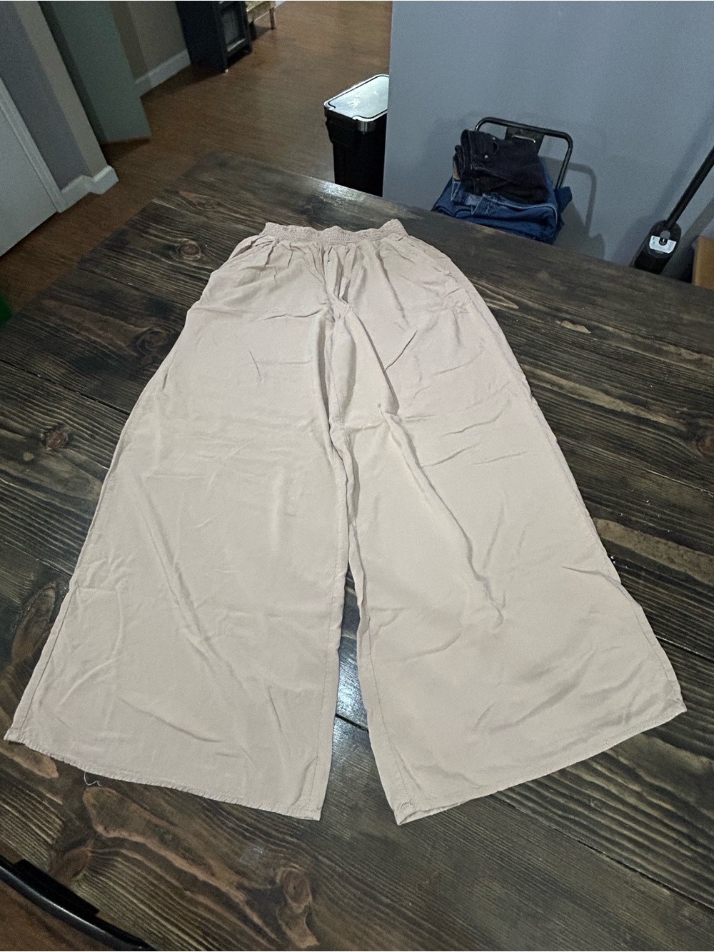 Relaxed Wide-Leg Elastic Waist Pants in Light Beige